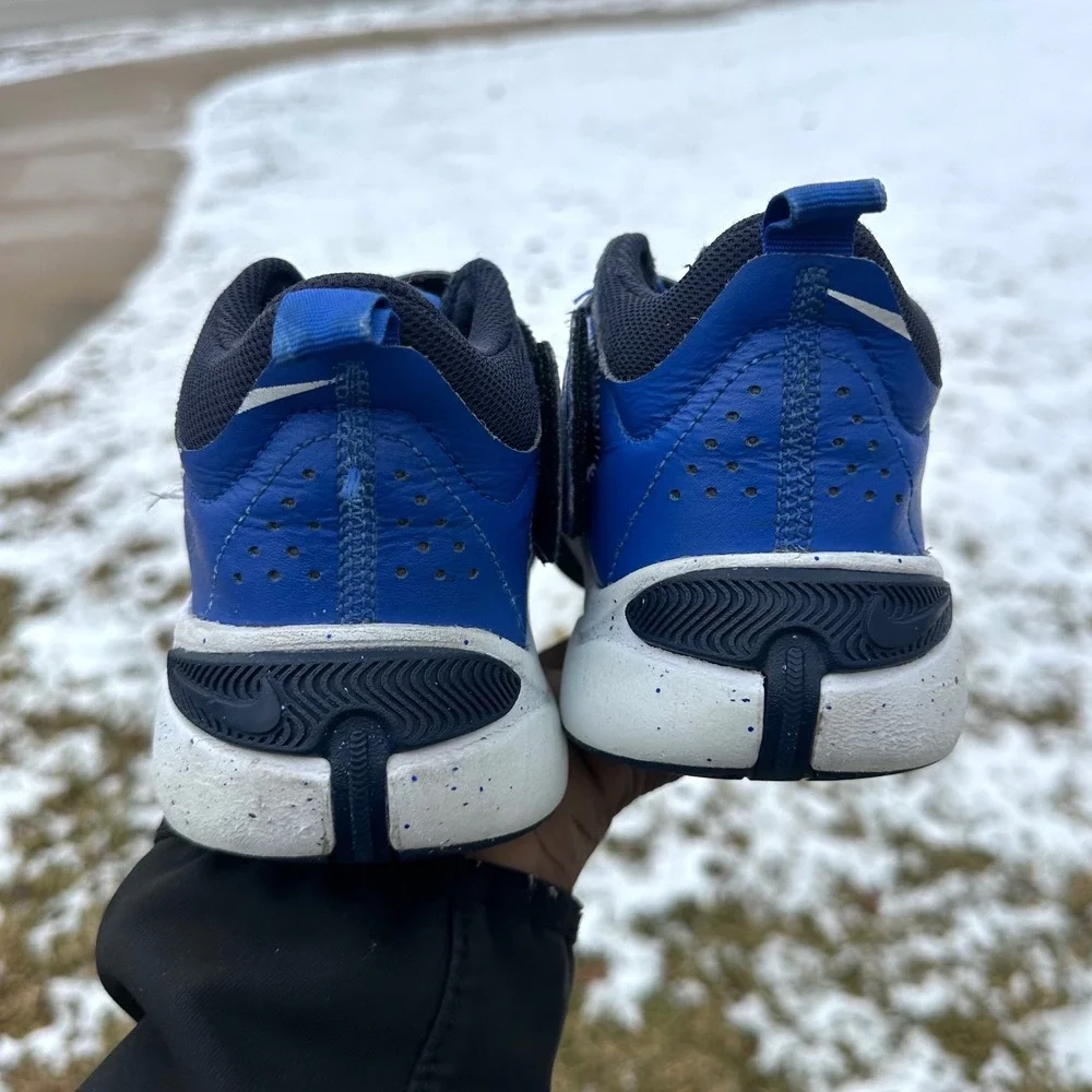 Nike Team Hustle D 11 Big Kids Athletic Shoes Size 5Y Hyper Royal/White Obsidian